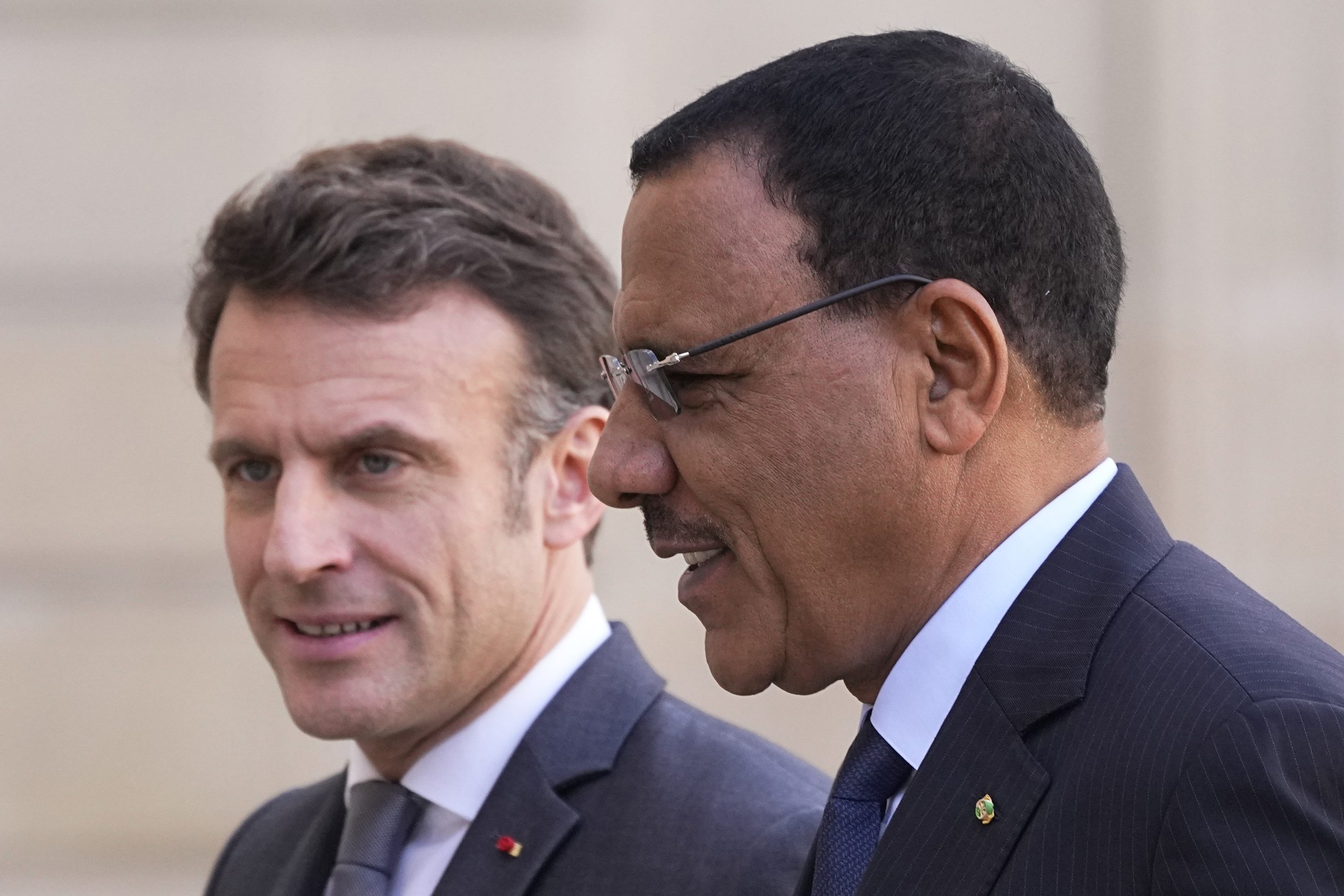 Niger : La France, est-elle derrière la tentative d&rsquo;évasion de l&rsquo;ex président Bazoum ?