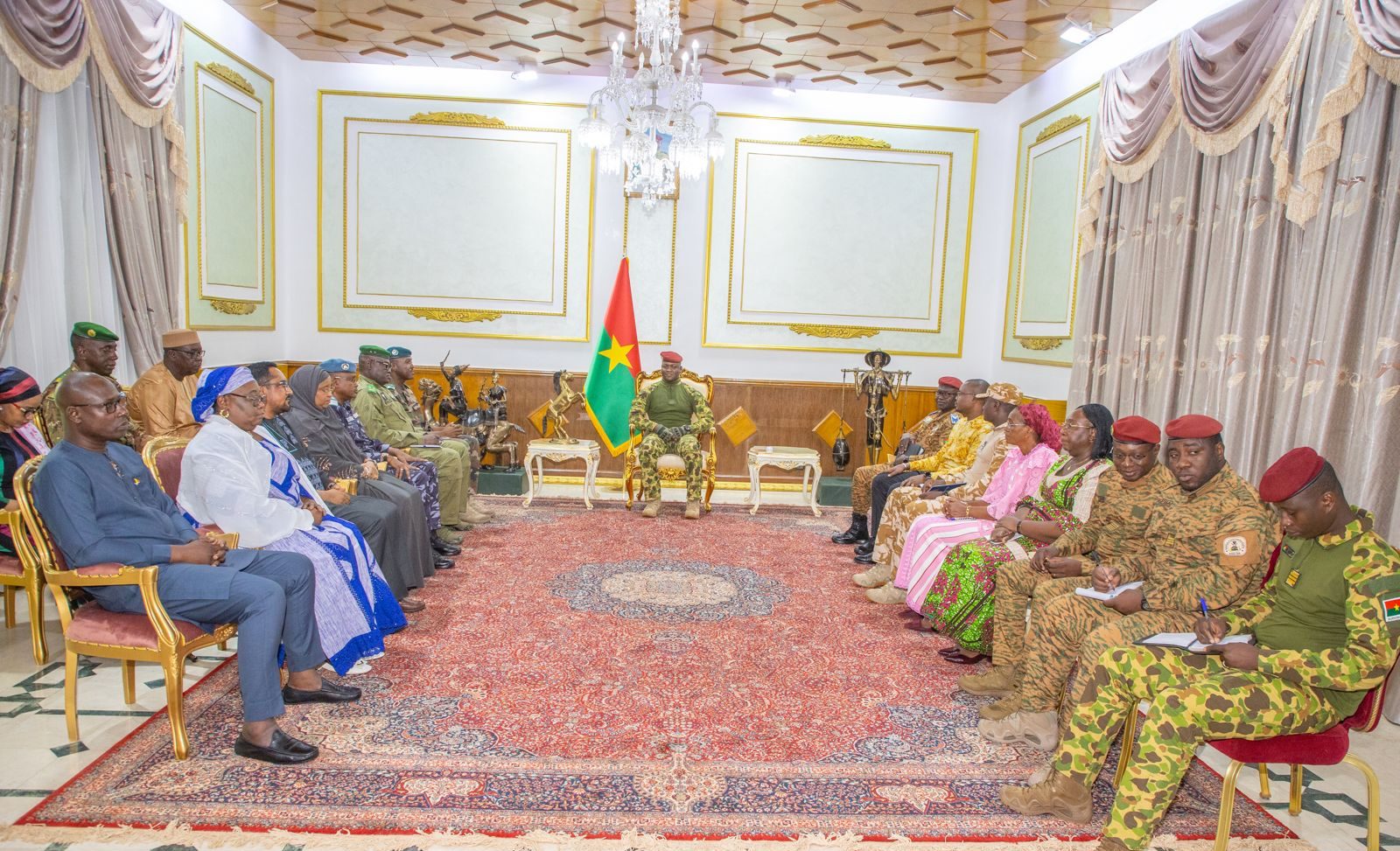 Burkina Faso : Le Président Ibrahim Traoré reçoit les émissaires des Présidents du Niger et du Mali après l&rsquo;Attaque de Barsalogho