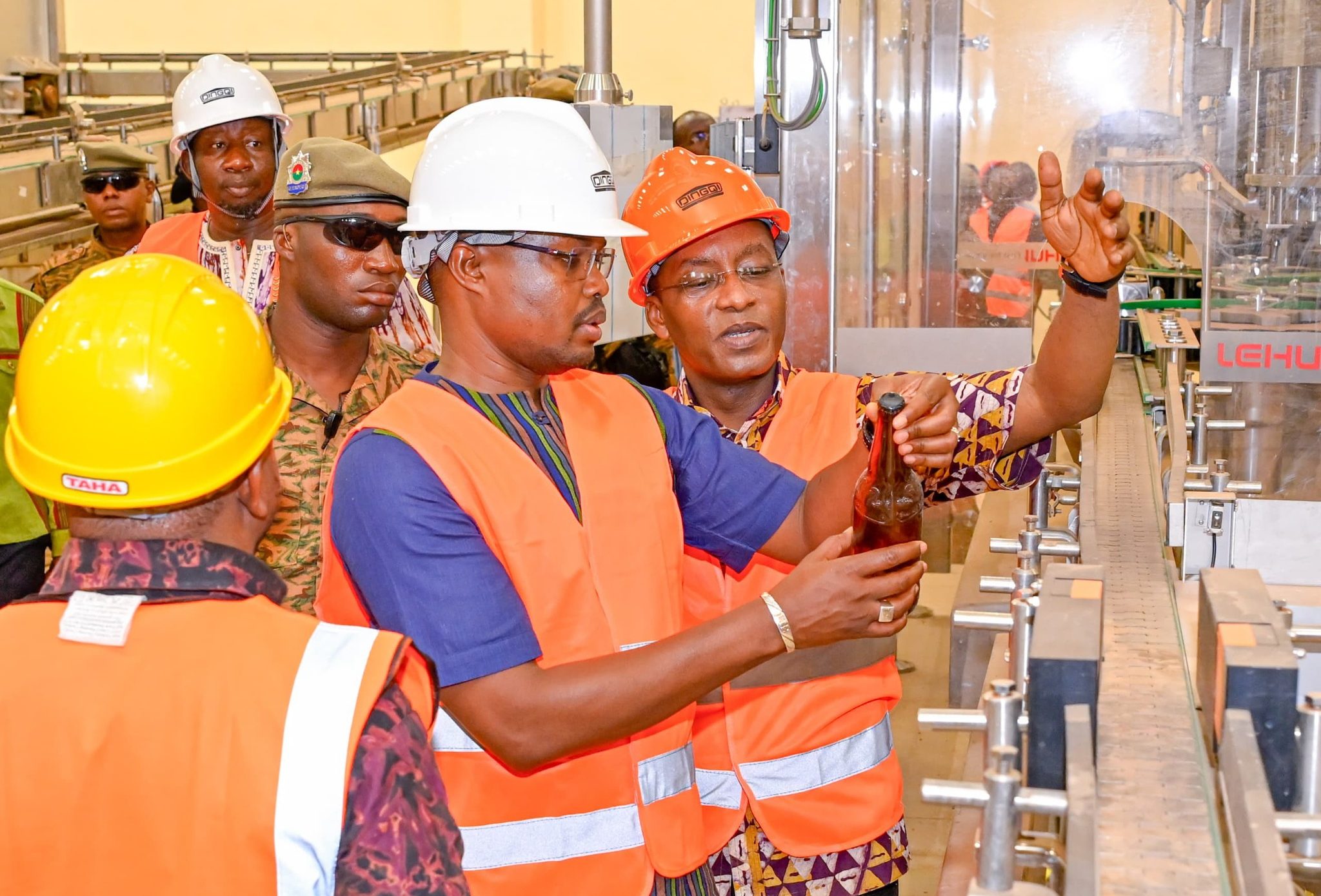 Burkina Faso : Le PM Rimtalba Jean Emmanuel Ouédraogoannonce l’imminente réouverture de la SN-BRAFASO à Komsilga pour la relance industrielle 
