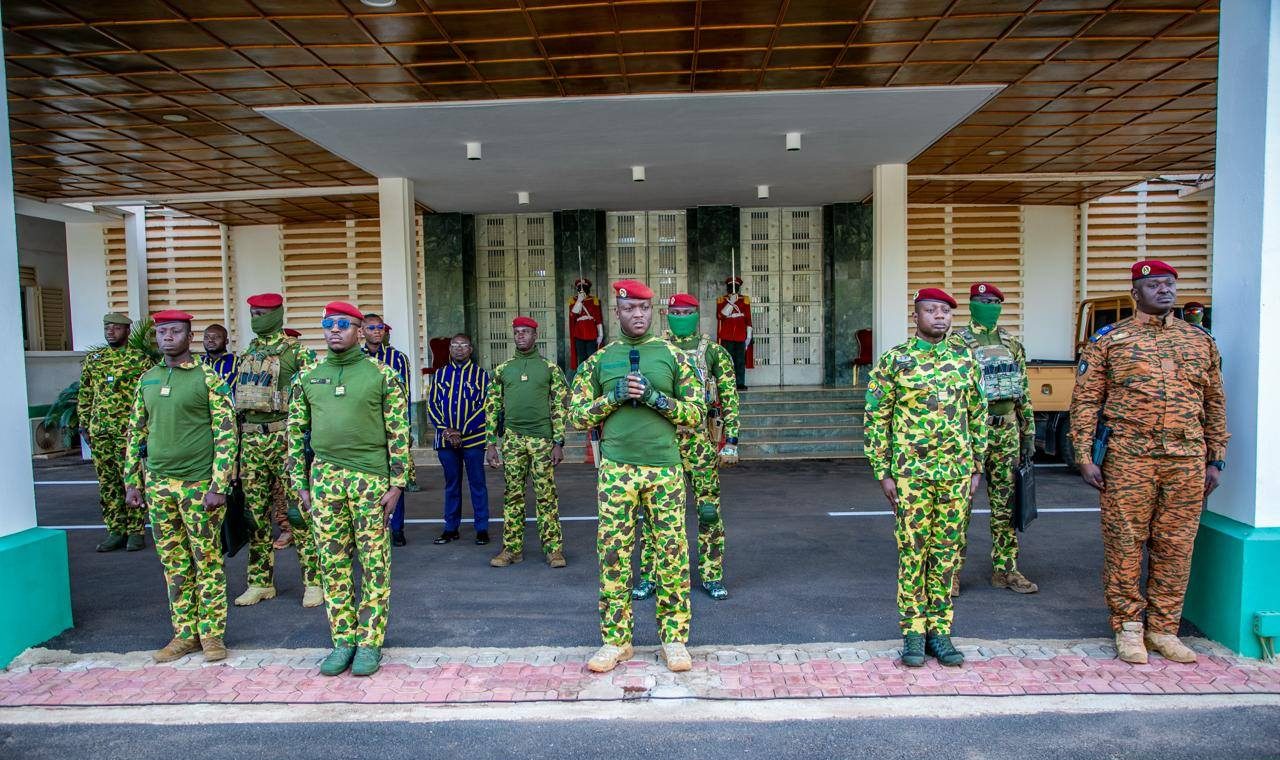 Burkina Faso : Le Capitaine Ibrahim Traoré veut équiper Ouagadougou d&rsquo;un microscope électronique de dernière génération