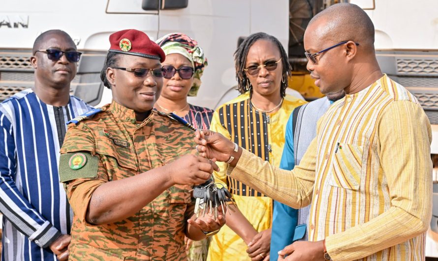 Burkina Faso : le gouvernement burkinabè dote le CONASUR de 64 camions pour renforcer ses capacités humanitaires