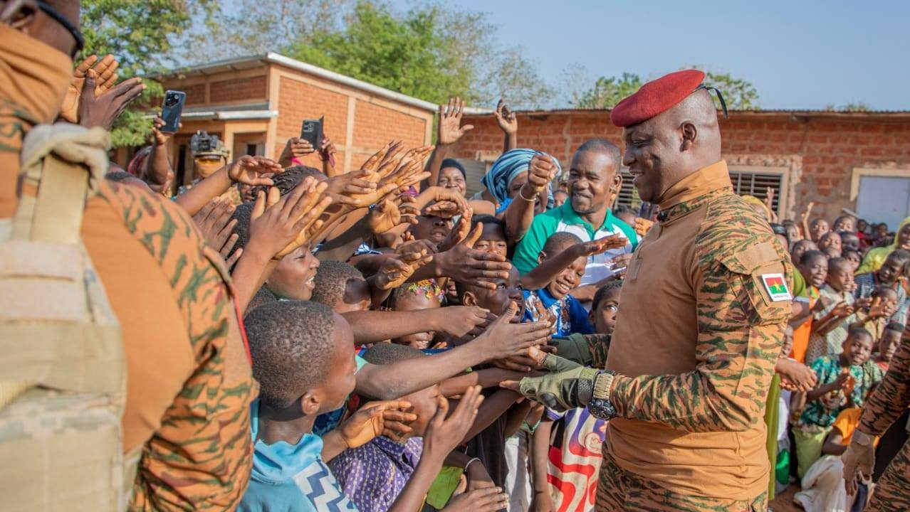 Burkina Faso : Le Capitaine Ibrahim Traoré fait de l&rsquo;éducation le socle de la refondation nationale